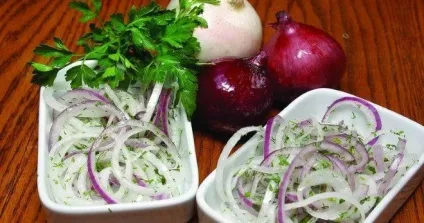 Як замаринувати цибулю - рецепти до шашлику і для салату, в оцті, з лимонним соком і на зиму (салату) Як замаринувати цибулю - рецепти до шашлику і для салату, в оцті, з лимонним соком і на зиму