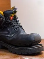 До чого сниться міряти взуття