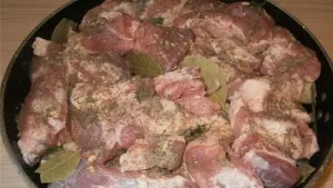 Картопля з грудинкою в духовці (картопля) Картопля з грудинкою в духовці
