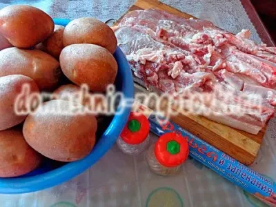 Картопля з грудинкою в духовці, в фользі (духовці) Картопля з грудинкою в духовці, в фользі