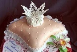 Корона з мастики