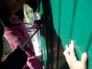 Кріплення профлиста до металевих прогонів - особливості технології, монтаж відео