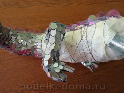 Крокодил (виріб з компакт-дисків)