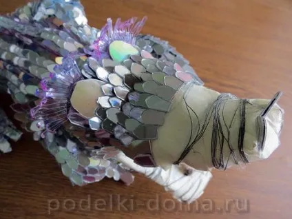 Крокодил (виріб з компакт-дисків)