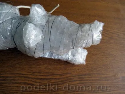Крокодил (виріб з компакт-дисків)