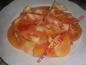 Курячий суп з капустою і помідором (помити порізати кубиками) Курячий суп з капустою і помідором