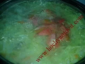 Курячий суп з капустою і помідором (курячий суп з капустою і помідором) Курячий суп з капустою і помідором