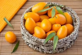 Кумкват корисні властивості, як їдять, вирощування і догляд (кумкват золотий апельсин корисні властивості як є шкода вирощування догляд) Кумкват корисні властивості, як їдять, вирощування і догляд