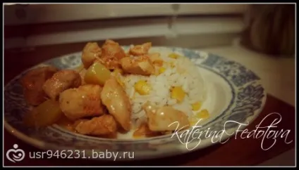 Куряче філе тушковане з ананасами