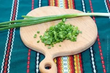 Курка в соєвому соусі зі смаженим арахісом і перцем