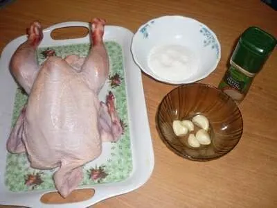 Курка запечена на пляшці (курка на пляшці) Курка запечена на пляшці