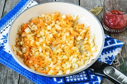 Куряче філе в томатному соусі