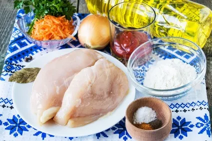 Куряче філе в томатному соусі