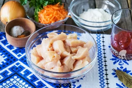 Куряче філе в томатному соусі