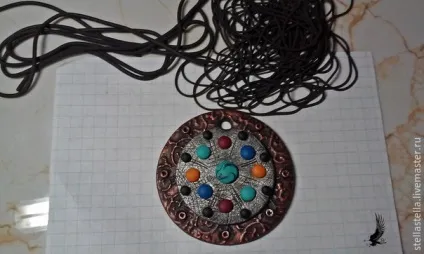 Ліпимо етно-кулон з полімерної глини - ярмарок майстрів - ручна робота, handmade (Каттера вирізаємо коло) Ліпимо етно-кулон з полімерної глини - ярмарок майстрів - ручна робота, handmade