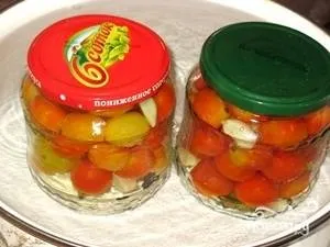 Мариновані помідори черрі - покроковий рецепт з фото на (рецепти) Мариновані помідори черрі - покроковий рецепт з фото на