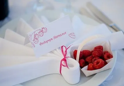 Малинова весілля, оформлення модно, свіжо і яскраво (оформлення) Малинова весілля, оформлення модно, свіжо і яскраво
