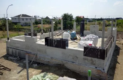 Як своїми руками недорого побудувати будинок з монолітного пінобетону (своїми) Як своїми руками недорого побудувати будинок з монолітного пінобетону
