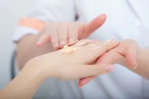 Масаж рук після манікюру