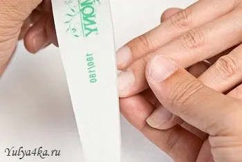 Майстер-клас нанесення гель-лаку шелак в домашніх умовах - блог про моду, красу і здоров'я (нанесення) Майстер-клас нанесення гель-лаку шелак в домашніх умовах - блог про моду, красу і здоров'я