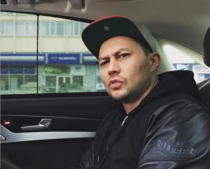 Ми дізналися, на яких машинах їздять українські репери і на яких хотіли б (машинах) Ми дізналися, на яких машинах їздять українські репери і на яких хотіли б