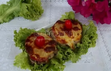 М'ясо з ананасами, помідорами під сирною скоринкою - покроковий рецепт з фото, всі страви (помідорами) М'ясо з ананасами, помідорами під сирною скоринкою - покроковий рецепт з фото, всі страви