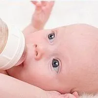 Чи потрібно новонародженому давати воду (воду) Чи потрібно новонародженому давати воду