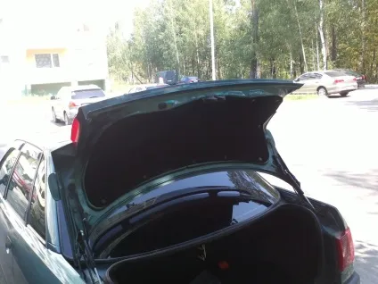 Обшивка кришки багажника своїми руками!