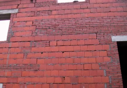 Помилки, яких потрібно уникати при кладці стін з керамоблоков (помилки) Помилки, яких потрібно уникати при кладці стін з керамоблоков