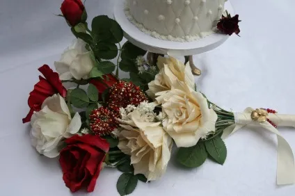 Прекрасні квіти з листя кукурудзяних качанів (кукурудзяних) Прекрасні квіти з листя кукурудзяних качанів