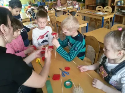 Предметно-розвиваюче середовище в доу «тематичні куточки» (дитячі садки) Предметно-розвиваюче середовище в доу «тематичні куточки»