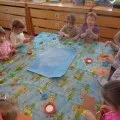 Майстер-клас «джміль жужа з пластикових пляшок» (ранній розвиток) Майстер-клас «джміль жужа з пластикових пляшок»