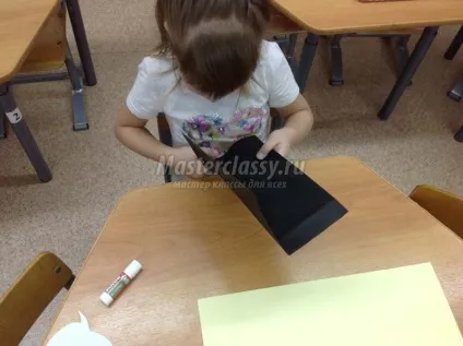 Майстер-клас з виготовлення панно в техніці паперопластика (майстер) Майстер-клас з виготовлення панно в техніці паперопластика