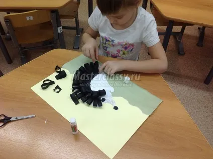 Майстер-клас з виготовлення панно в техніці паперопластика (майстер) Майстер-клас з виготовлення панно в техніці паперопластика