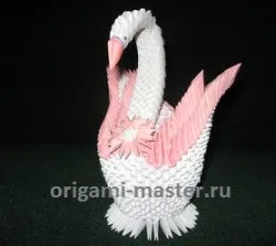 Модульне орігамі лебідь