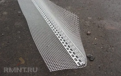 Монтаж перфорованого куточка для гіпсокартону (шпаклівка кутів гіпсокартону) Монтаж перфорованого куточка для гіпсокартону