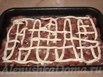 М'ясо по-французьки з картоплею в духовці рецепт з фото (м'ясо) М'ясо по-французьки з картоплею в духовці рецепт з фото