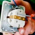 На якій висоті і відстані встановлювати розетки і вимикачі