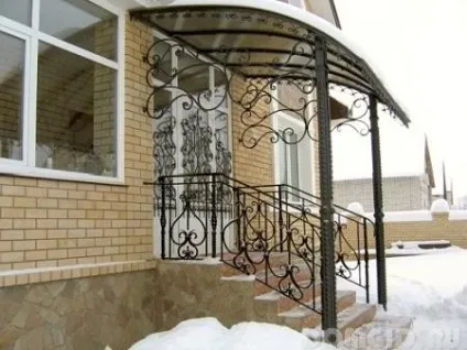 Навіси над ганком - захист від сонця і дощу, як правильно зробити, як вибрати матеріал для (зробити) Навіси над ганком - захист від сонця і дощу, як правильно зробити, як вибрати матеріал для