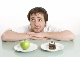 Нічні перекушування шкоду, дозволені і заборонені продукти