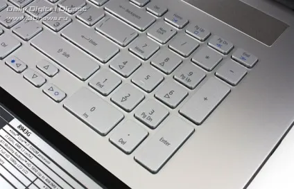 Ну дуже великий ноутбук - acer ethos 8943g