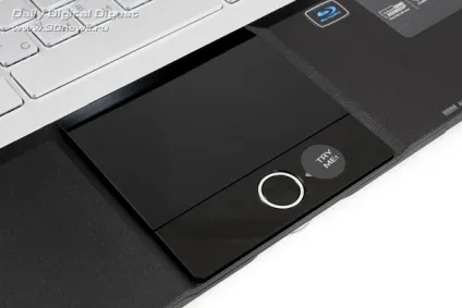 Ну дуже великий ноутбук - acer ethos 8943g