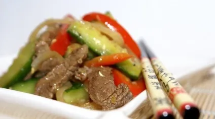 Огірки по-корейськи з м'ясом