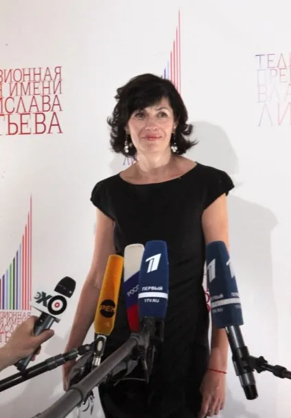 Вона страшна людина і заздалегідь знала про вбивство! Ось як живе зараз містична жінка, вдова (людина) Вона страшна людина і заздалегідь знала про вбивство! Ось як живе зараз містична жінка, вдова