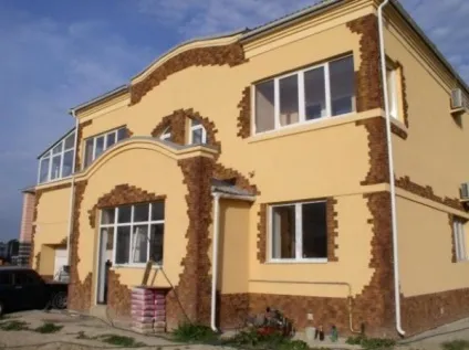 Оздоблення заміських будинків, варіанти внутрішньої і зовнішньої обшивки, установка вагонки, фото і відео