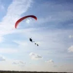 Параплан, мотопараплан і паралёт в потоці, авіаційний центр федерації надлегкої авіації (параплані політ параплані) Параплан, мотопараплан і паралёт в потоці, авіаційний центр федерації надлегкої авіації