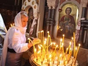 Пасхальна служба у скільки починається і закінчується