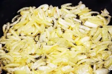 Паста з томатним соусом, помідорами чері та зеленню (томатним) Паста з томатним соусом, помідорами чері та зеленню