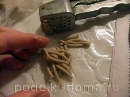 Панно домовичок на підкові з солоного тіста (майстер-клас), коробочка ідей і майстер-класів (солоного) Панно домовичок на підкові з солоного тіста (майстер-клас), коробочка ідей і майстер-класів