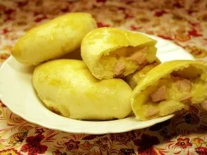 Пиріжки з сосисками і картоплею-рецепт приготування з фото (пиріжки) Пиріжки з сосисками і картоплею-рецепт приготування з фото